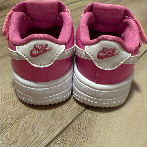 Nike Toddler Sneakers in Pink and White 4C.  Worn once! Like new! - Picture 5 of 9